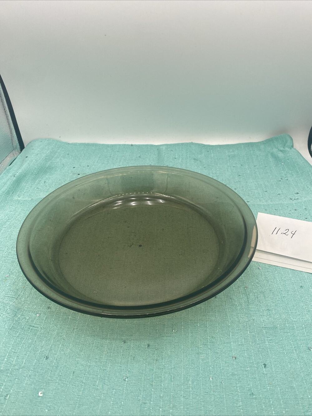 Pyrex Pie Plates Smokey 9 inch pie dish #209 flat rim Good Condition USA